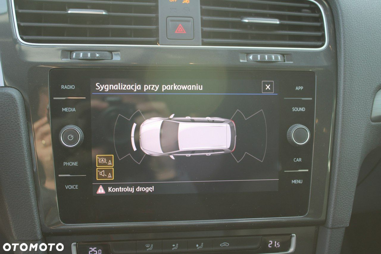 Volkswagen Golf - 27