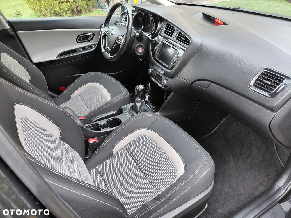 Kia Ceed 1.6 CRDi 128 Platinum Edition - 12