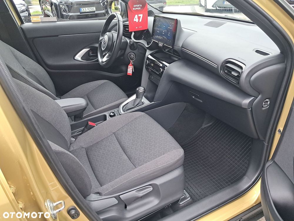 Toyota Yaris Cross Hybrid 1.5 Comfort 4x4 - 12