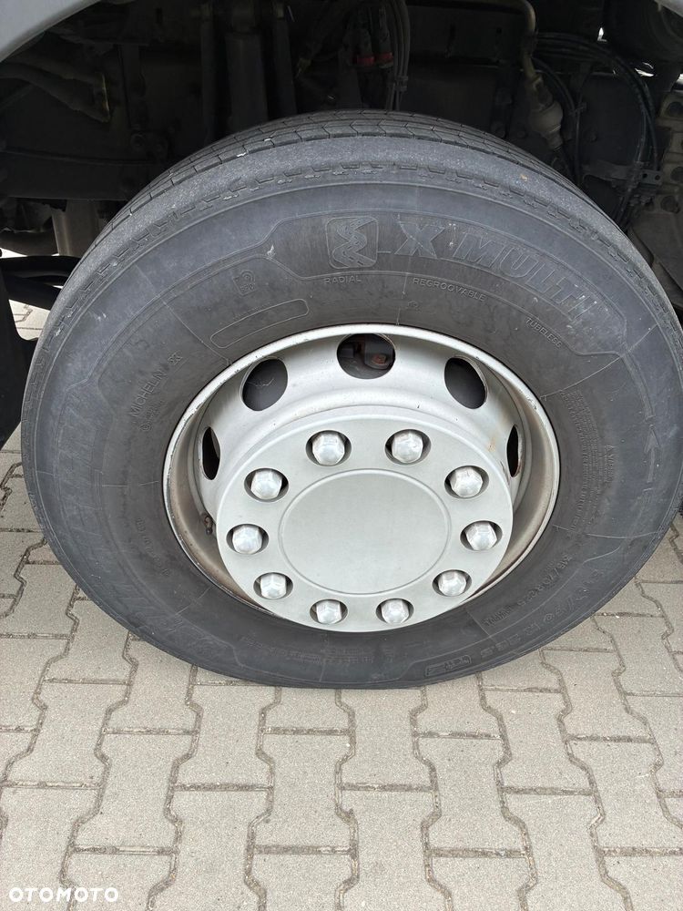 Renault T480 High CAB - 8