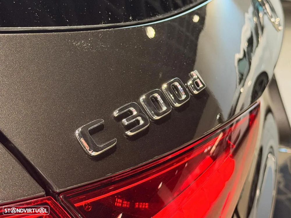 Mercedes-Benz C 300 d AMG Line — fotografia 37