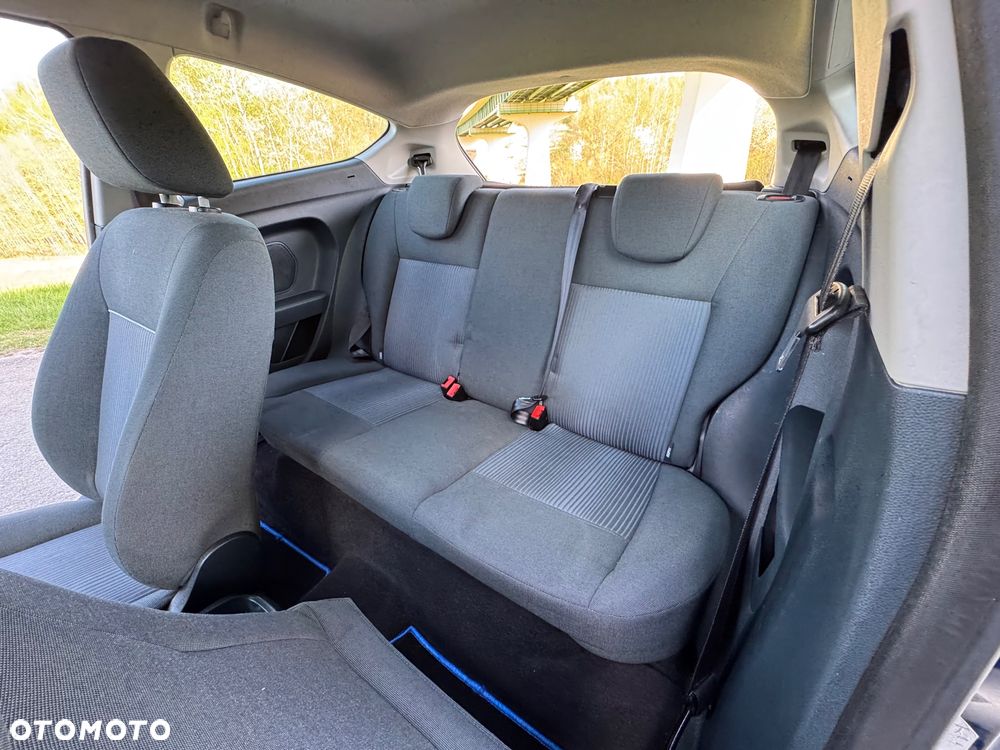Ford Fiesta - 32