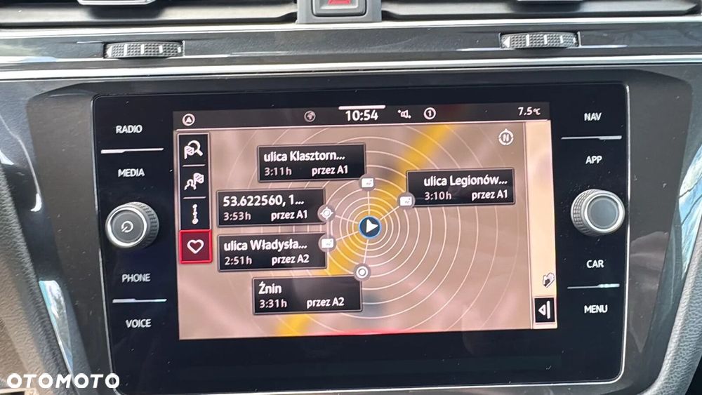 Volkswagen Tiguan - 26