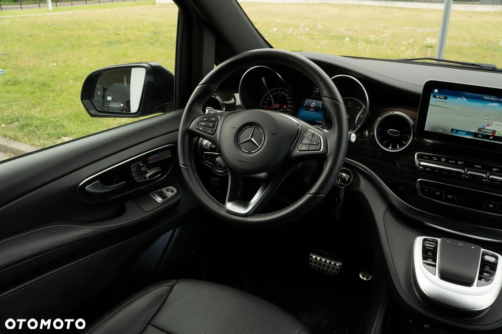 Mercedes-Benz Klasa V 300 d lang 4Matic 9G-TRONIC - 23