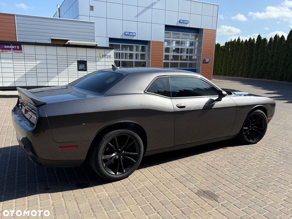 Dodge Challenger - 9