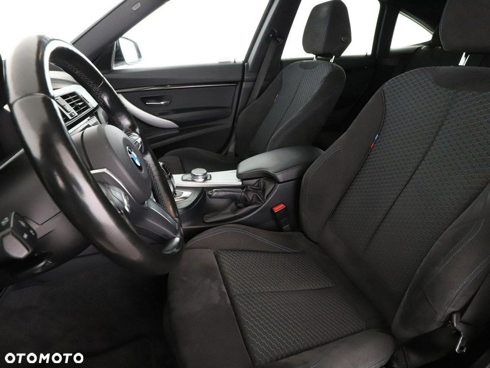 BMW Seria 3 320d xDrive M Sport - 14