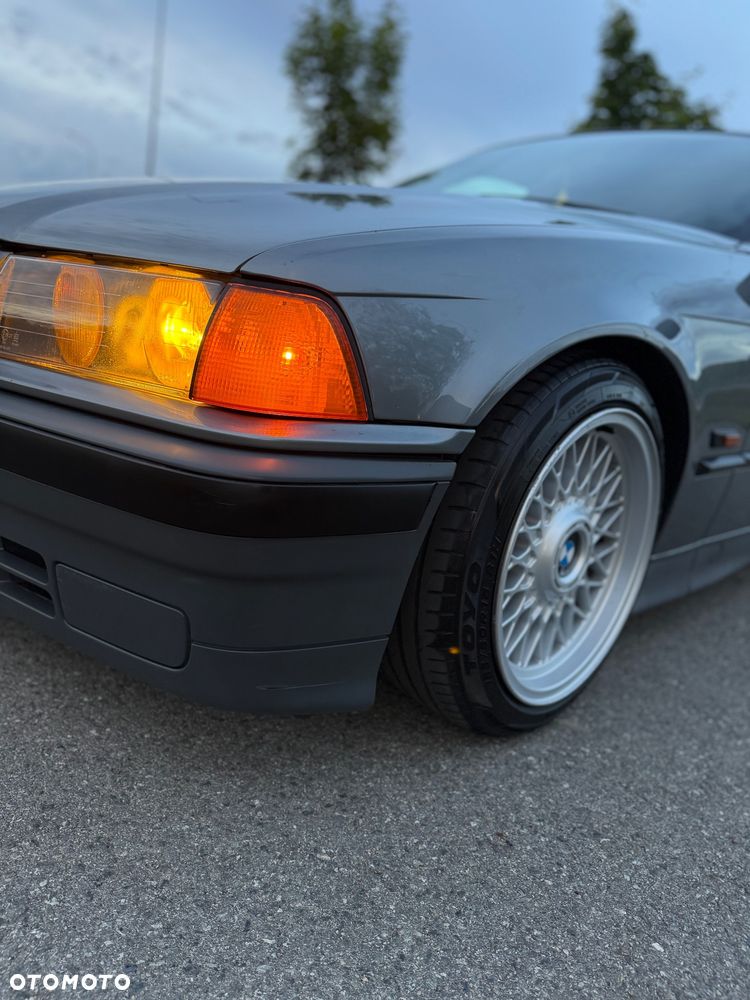 BMW Seria 3 320i - 25