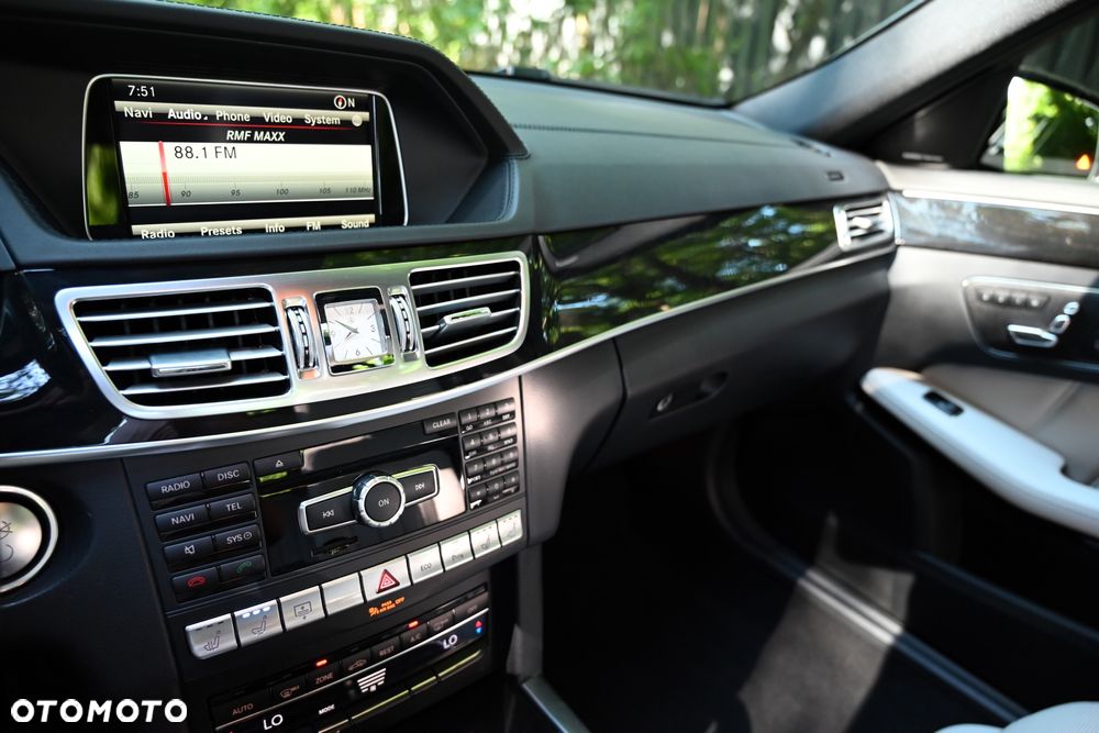 Mercedes-Benz Klasa E 500 4-Matic Avantgarde - 35