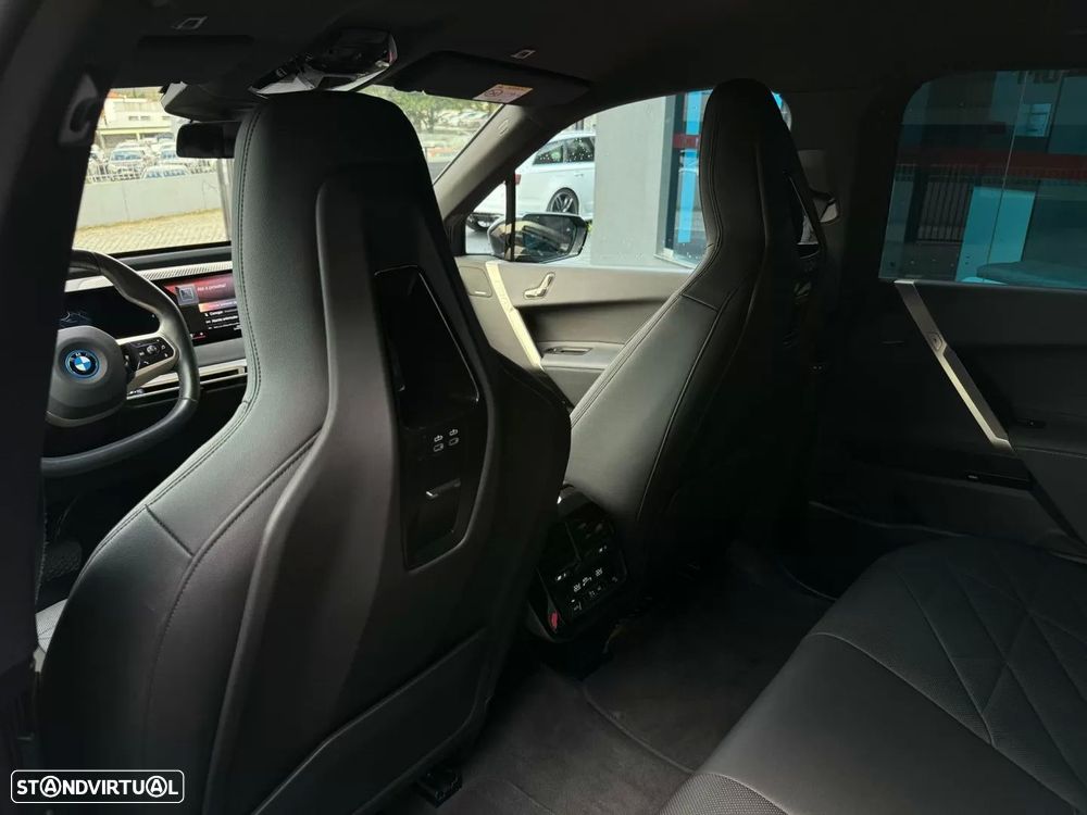 BMW iX xDrive40 - 12