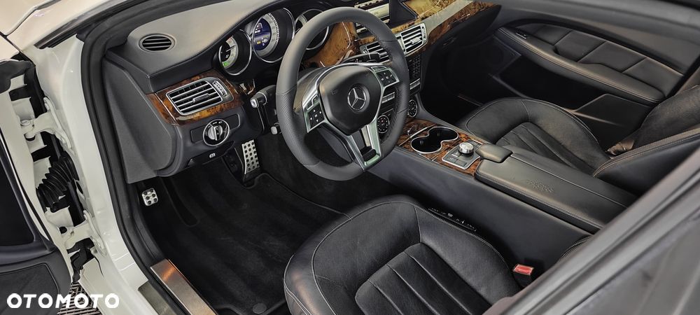 Mercedes-Benz CLS 500 4-Matic 7G-TRONIC - 10