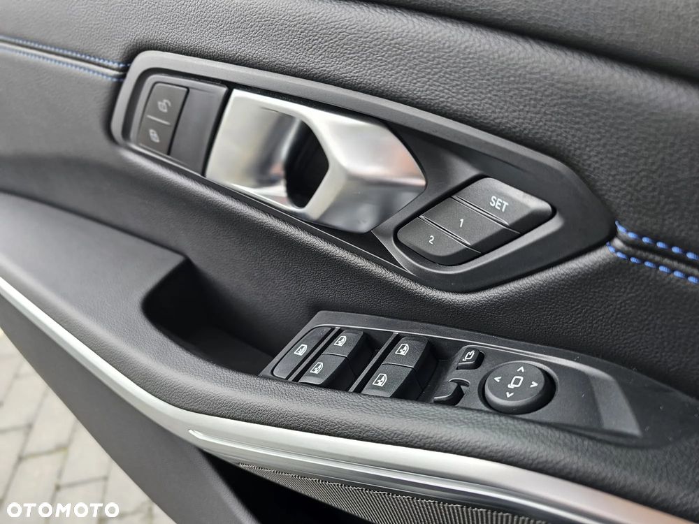 BMW Seria 3 M340i xDrive mHEV sport - 25