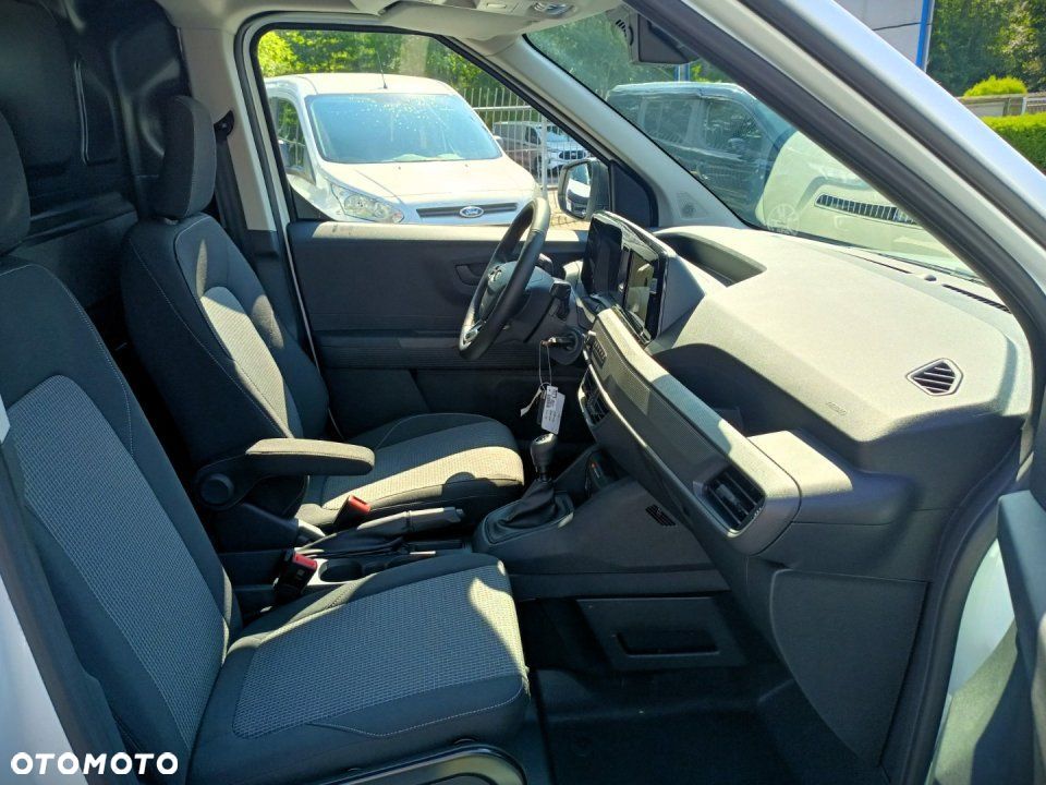 Ford Transit Courier - 17