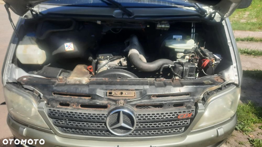 Mercedes-Benz Sprinter - 12