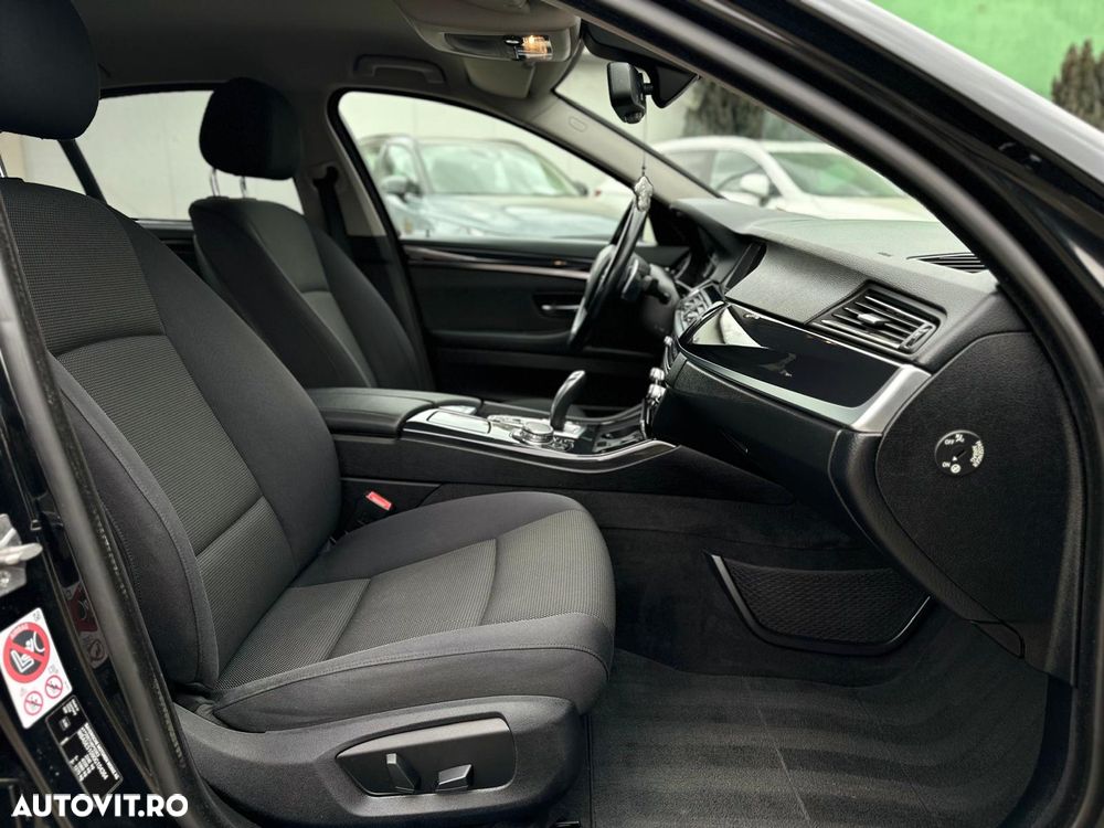 BMW Seria 5 520d Aut. - 32