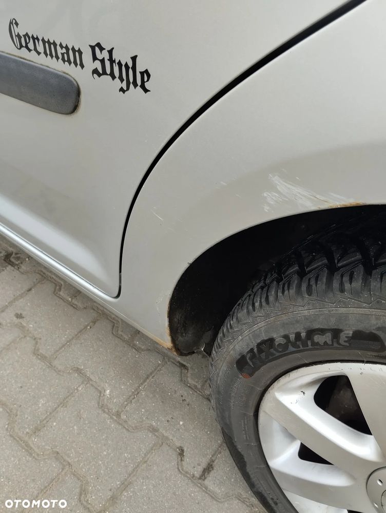 Volkswagen Touran 1.6 FSI Trendline - 14