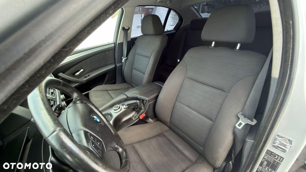 BMW Seria 5 523i - 8