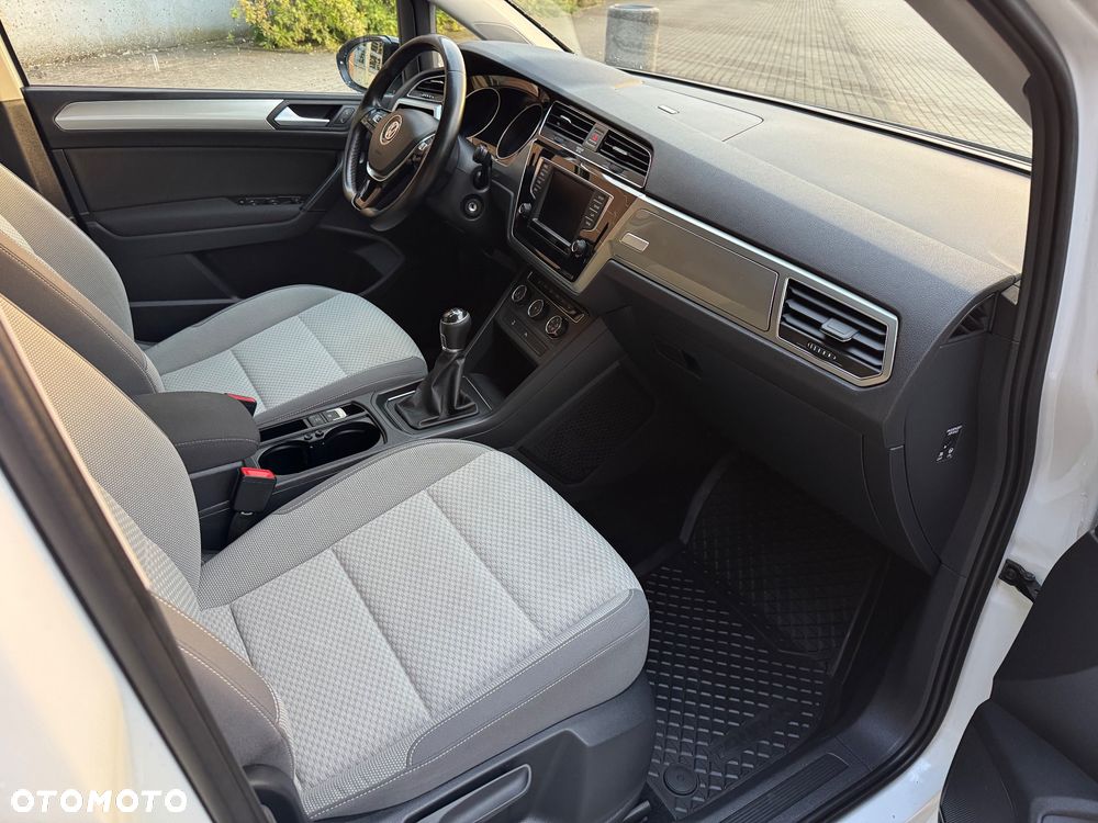Volkswagen Touran 1.6 TDI SCR BlueMotion Technology Comfortline - 17