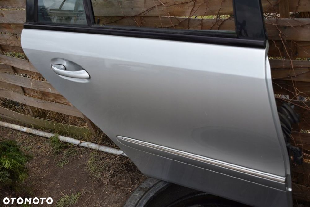 MERCEDES W211 KOMBI DRZWI PRAWE TYLNE 744 ORYGINAŁ - 11