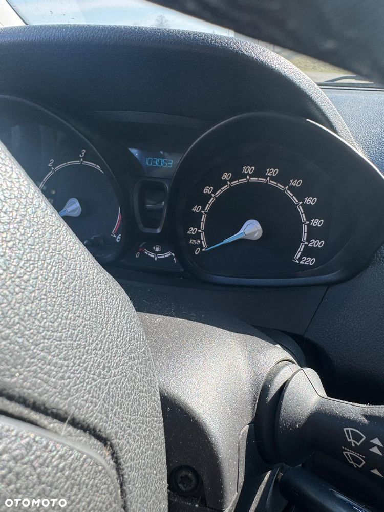 Ford Transit courier - 9