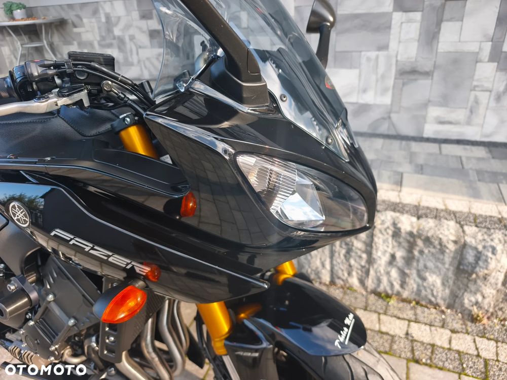 Yamaha FZ8 - 11