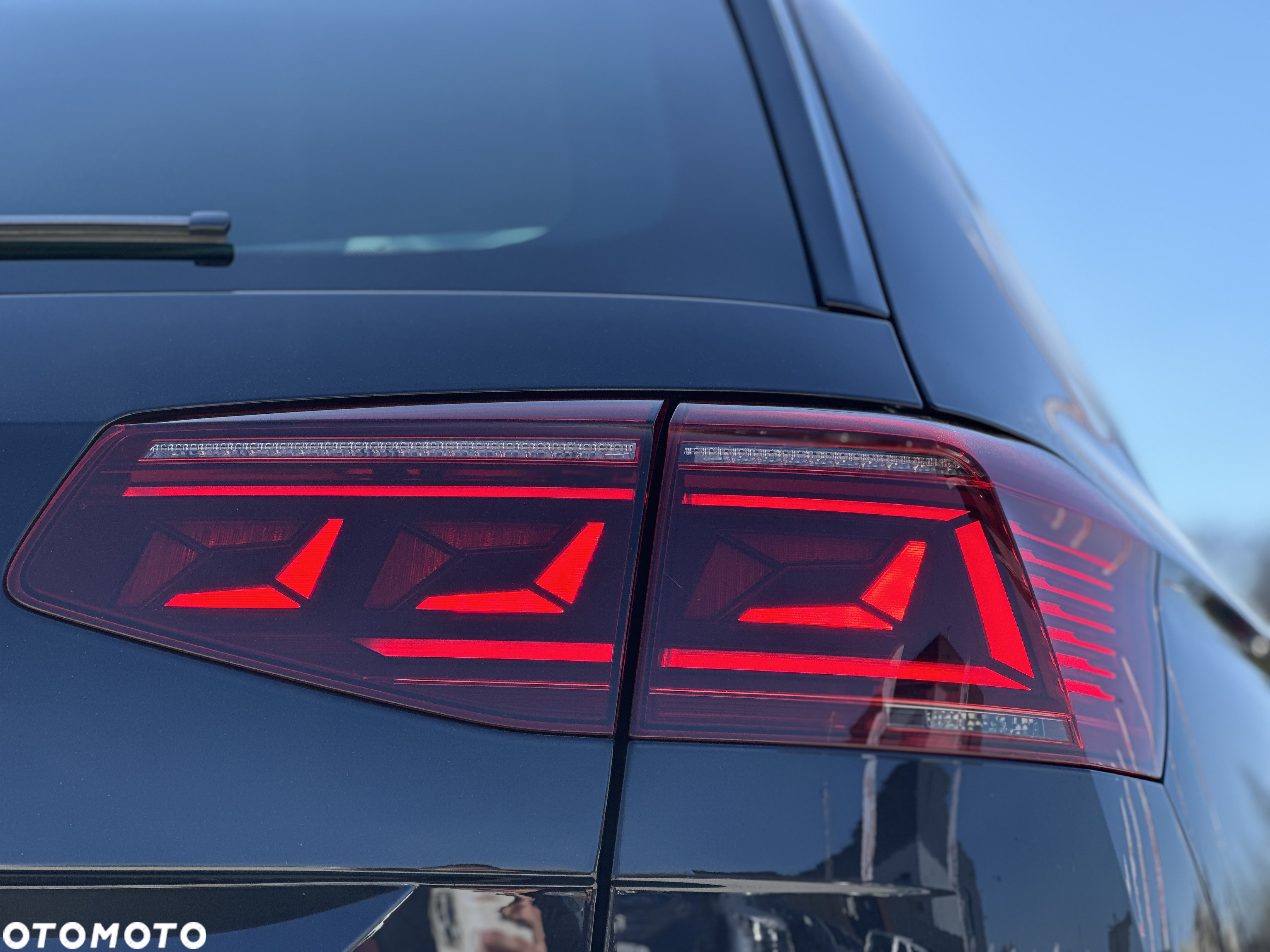 Volkswagen Passat Variant 2.0 TDI DSG (BlueMotion Technology) Trendline - 8