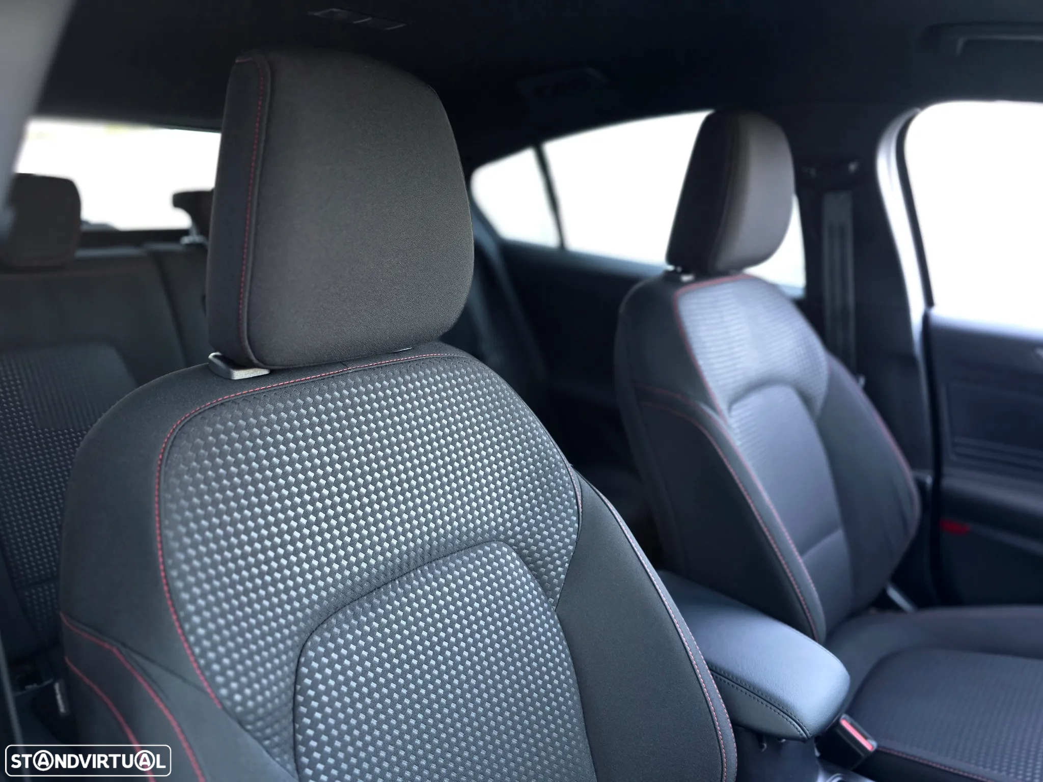 Ford Focus 1.0 EcoBoost ST-Line - 26