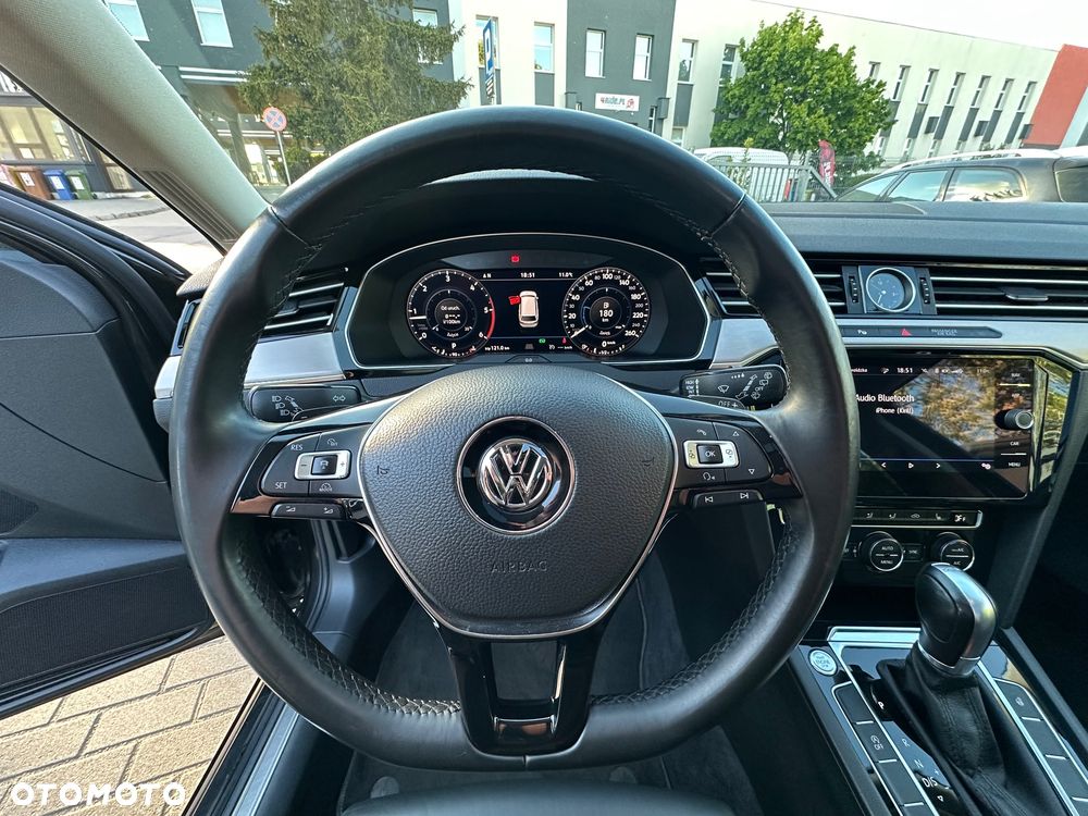 Volkswagen Passat Variant 1.6 TDI SCR DSG Business - 17