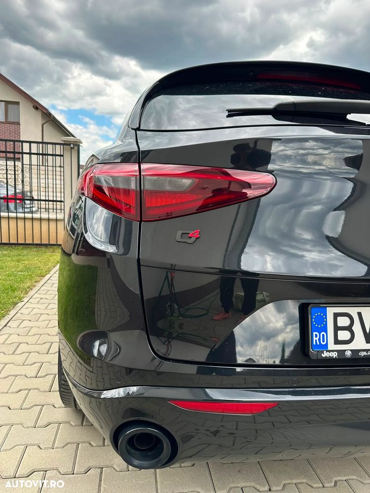Alfa Romeo Stelvio 2.0 Turbo AWD AT8 Veloce - 9