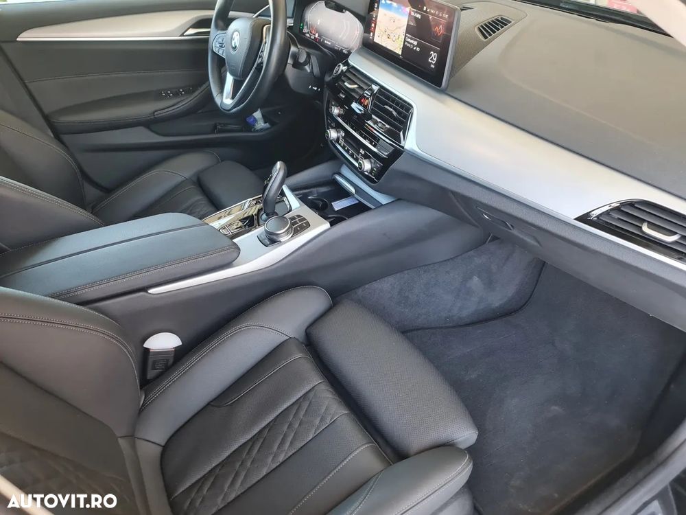 BMW Seria 5 530d AT MHEV - 13