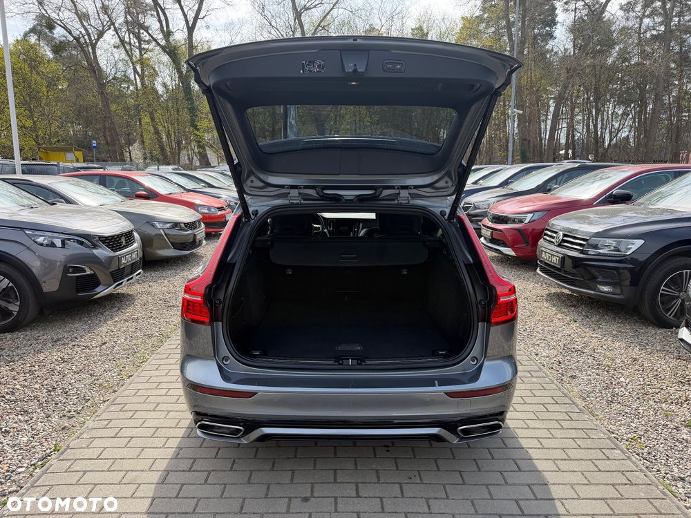 Volvo V60 D3 R-Design - 14