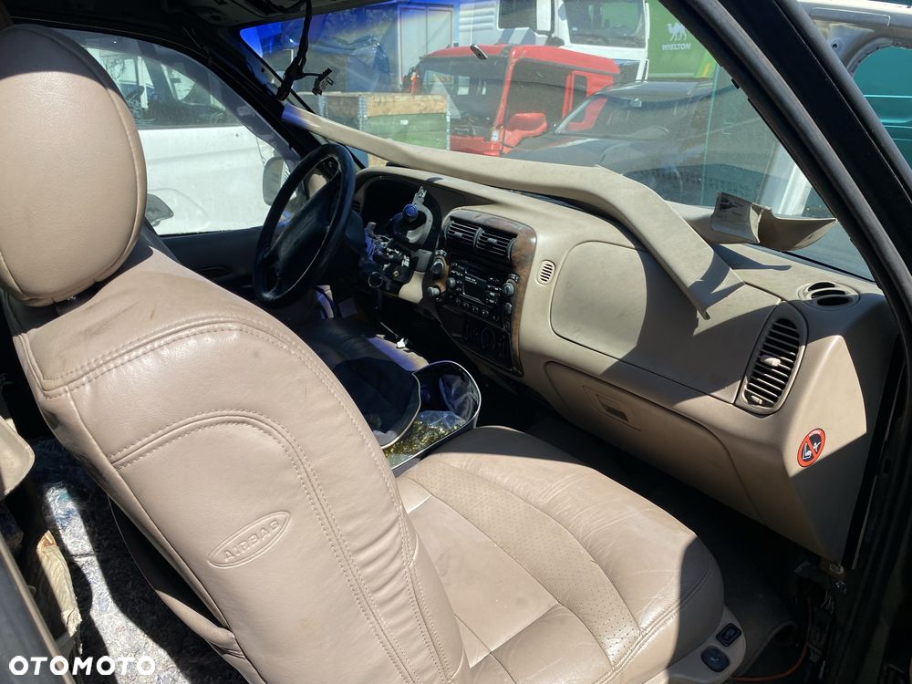 Ford Explorer - 4