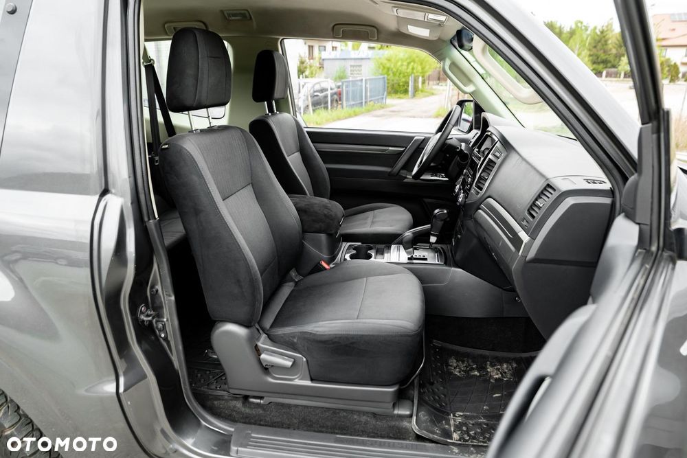 Mitsubishi Pajero 3.2 DI-D Automatik Final Edition - 25