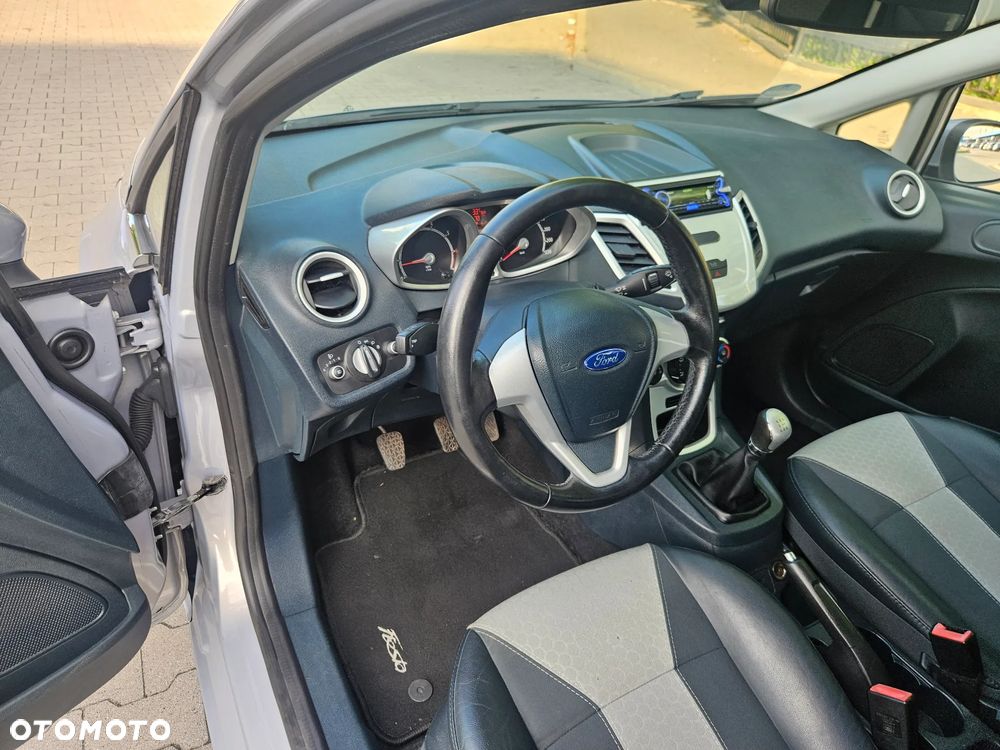 Ford Fiesta 1.4 Ghia EU5 - 12