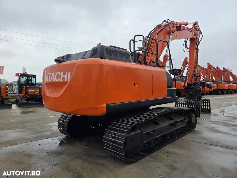 Hitachi GRAIFER deschidere 1,5m pe SENILE, cabina INALTIBILA, Masa operationala 20,3tone, LANT NOU, PAPUCI NOI, Gresare automata, Camera spate, 2017, 8.575h, cupla rapida, motor Isuzu 174CP, 3 pompe HITACHI, posibilitate leasing, STARE FOARTE BUNA-89.900 EUR - 5