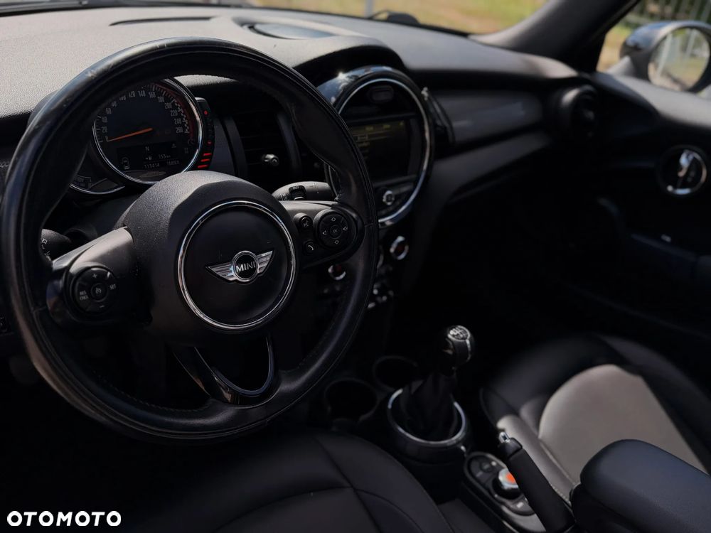 MINI Cooper Standard - 18