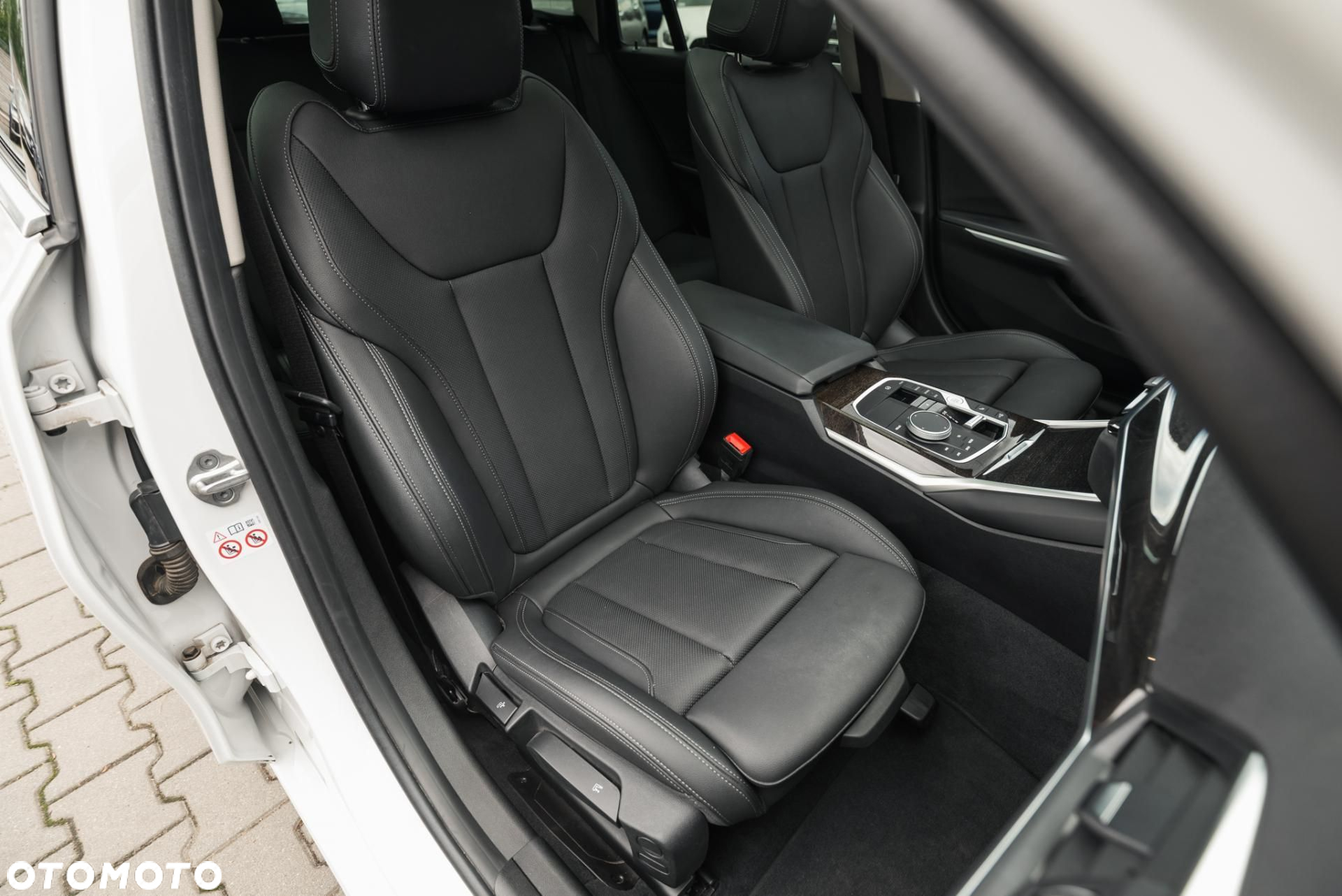 BMW Seria 3 320d xDrive - 17