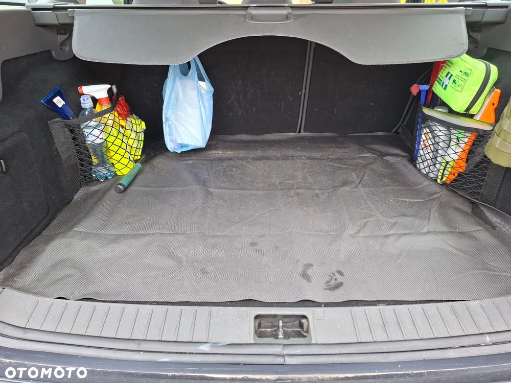 Ford Focus 1.6 16V Ambiente - 12