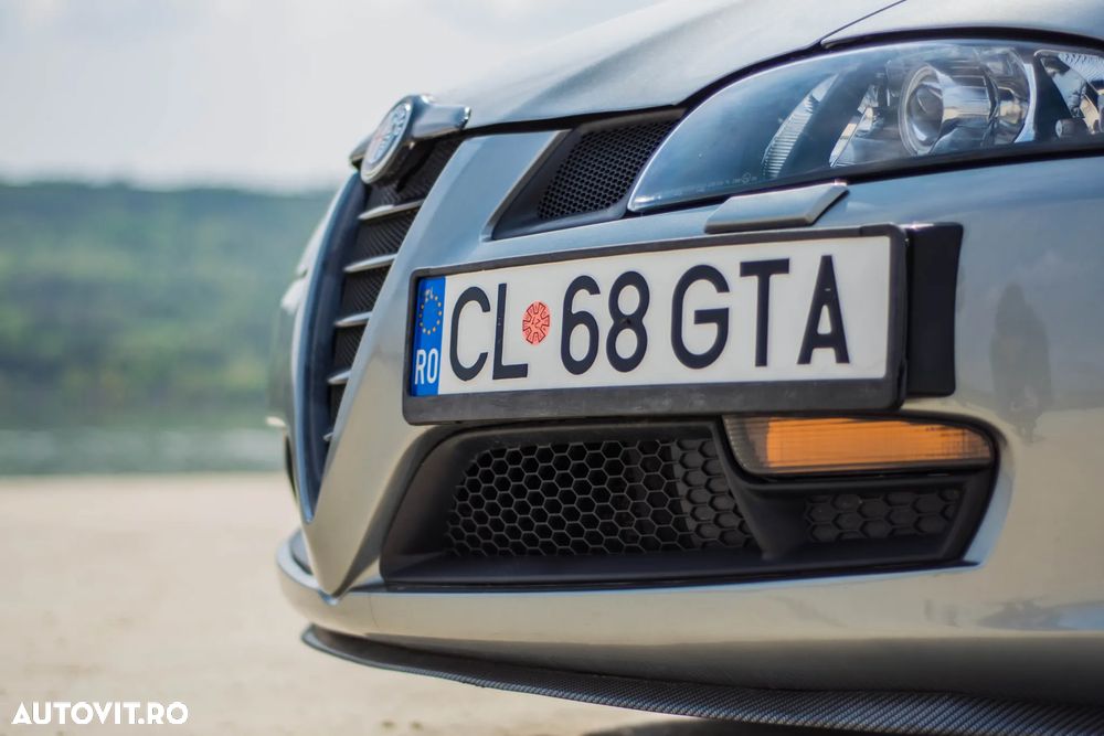 Alfa Romeo GT 2.0 JTS CM Distinctive - 4