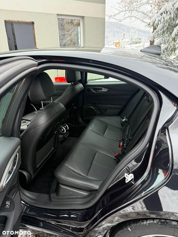 Alfa Romeo Giulia - 18