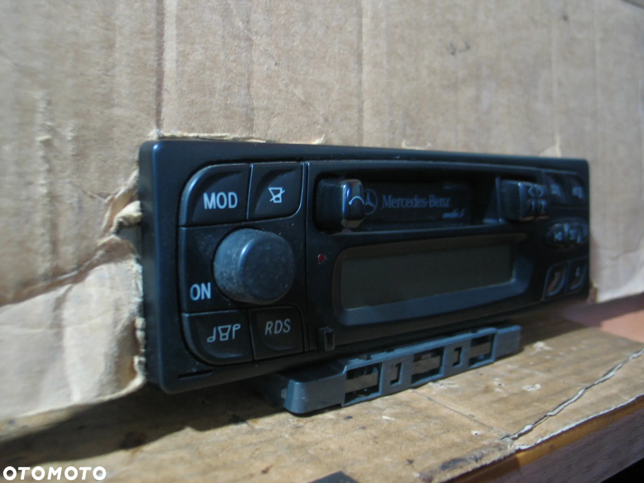 radio radioodtwarzacz Mercedes audio 5 A1688200186 - 3