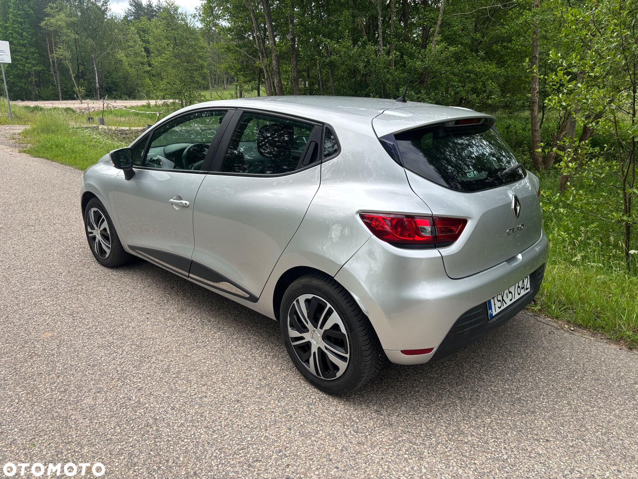 Renault Clio 1.2 16V 75 Life - 6