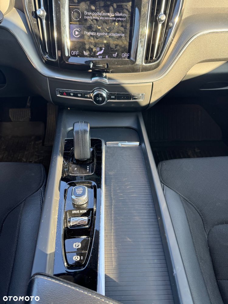Volvo XC 60 T4 Momentum Pro - 14