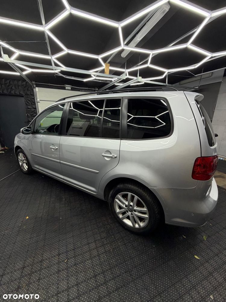 Volkswagen Touran - 3