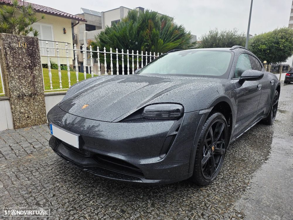 Porsche Taycan Cross Turismo 4S