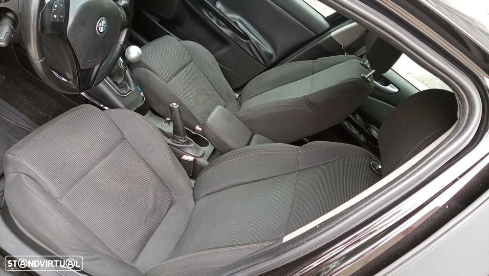 Alfa Romeo Giulietta 1.6 JTDM 16V Turismo - 8