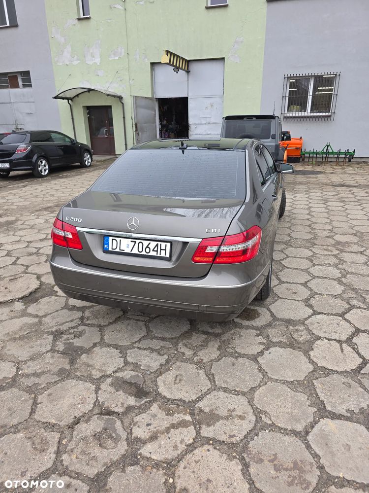 Mercedes-Benz Klasa E 200 CDI DPF BlueEFFICIENCY Automatik Avantgarde - 9