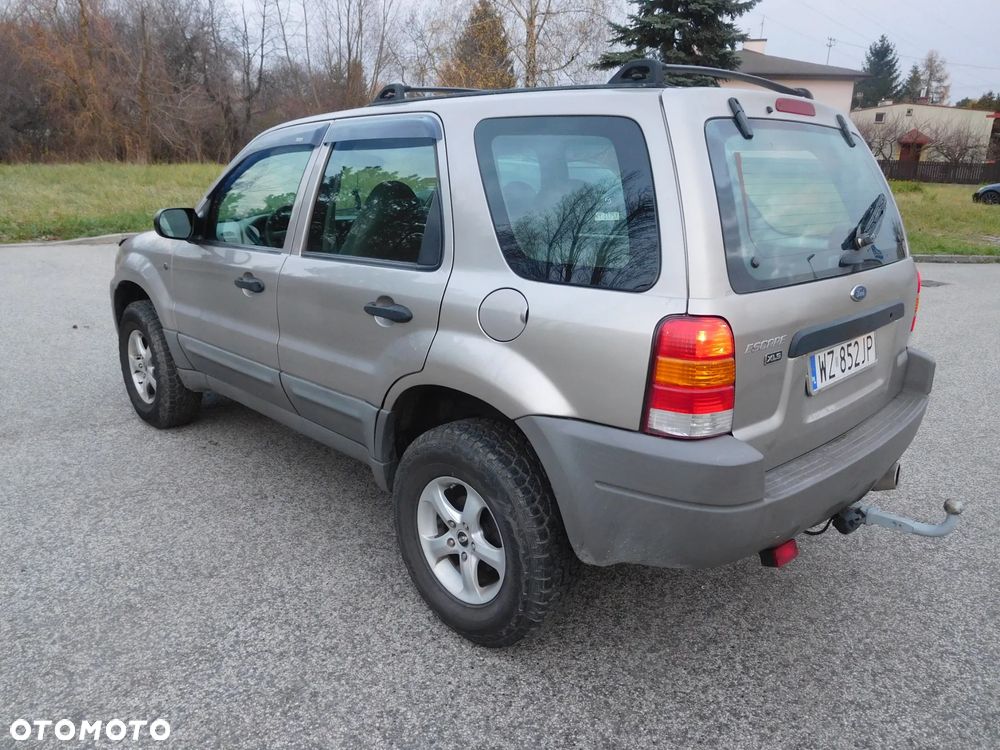 Ford Escape 2.0 XLS - 4