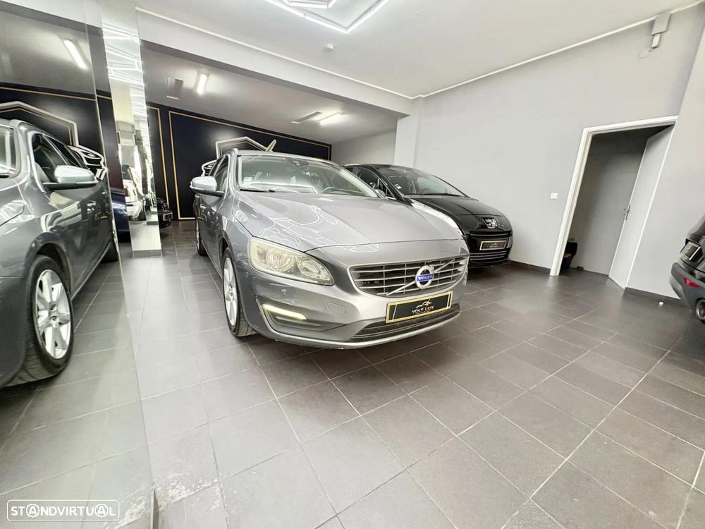 Volvo V60 2.0 D2 Summum Geartronic - 3