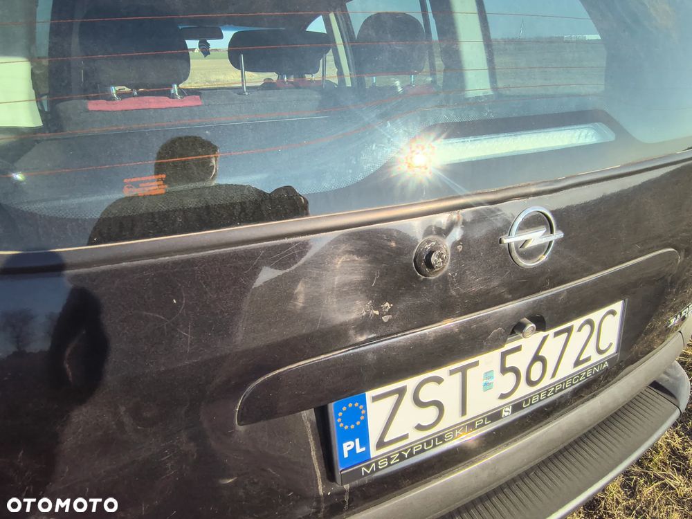 Opel Zafira 1.6 - 10