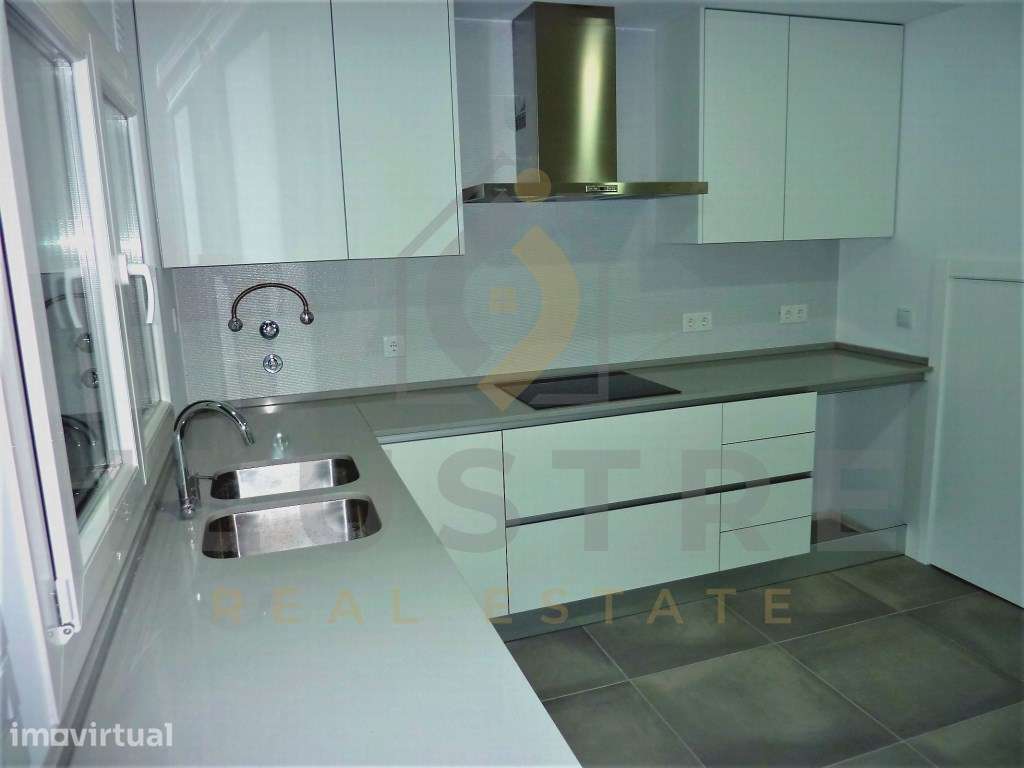 Moradia T3+1 em construção na zona de Fernão Ferro - Grande imagem: 2/30
